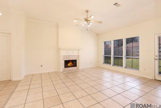 212 Springhaven Dr, Baton Rouge, LA 70810