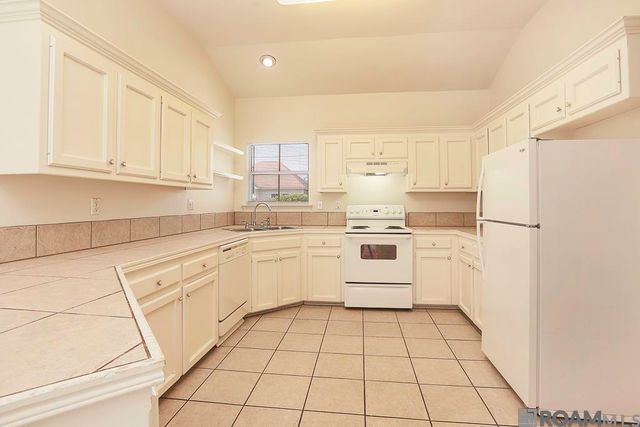 212 Springhaven Dr, Baton Rouge, LA 70810