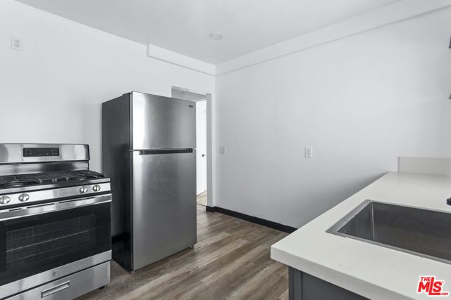 1516 W 11th Place, Los Angeles, CA 90015