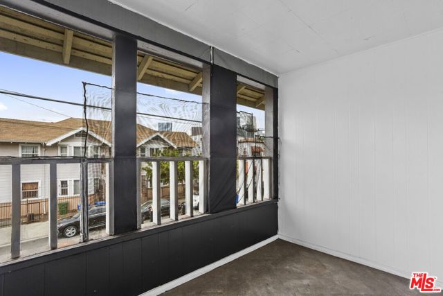1516 W 11th Place, Los Angeles, CA 90015