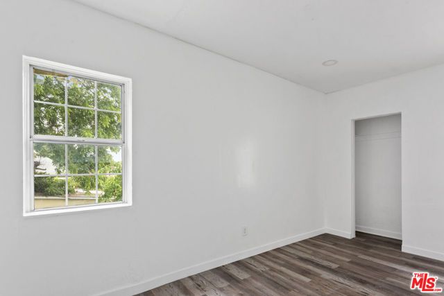 1516 W 11th Place, Los Angeles, CA 90015