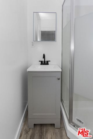 1516 W 11th Place, Los Angeles, CA 90015