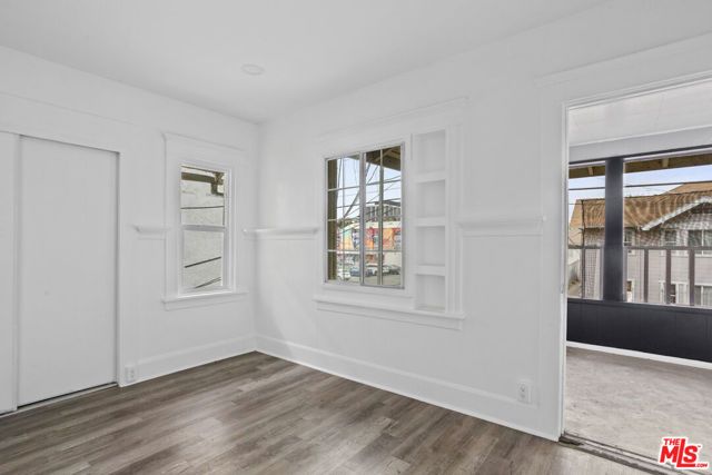 1516 W 11th Place, Los Angeles, CA 90015
