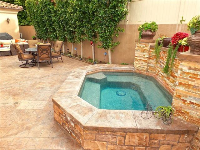 2104 Ruhland Avenue, Redondo Beach, CA 90278