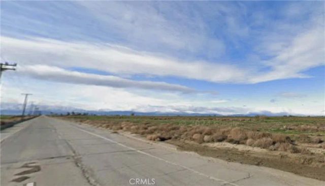 11000 Avenue J, Lancaster, CA 93535