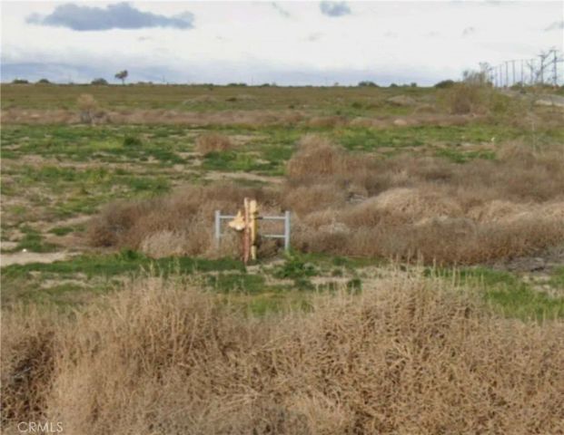 11000 Avenue J, Lancaster, CA 93535