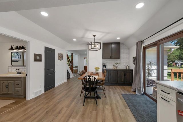 1319 RIVERSIDE DRIVE, Suamico, WI 54173