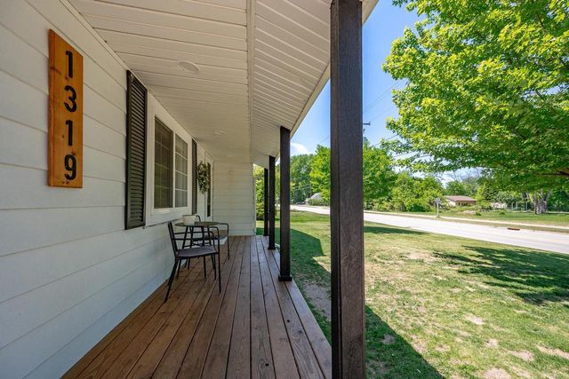 1319 RIVERSIDE DRIVE, Suamico, WI 54173