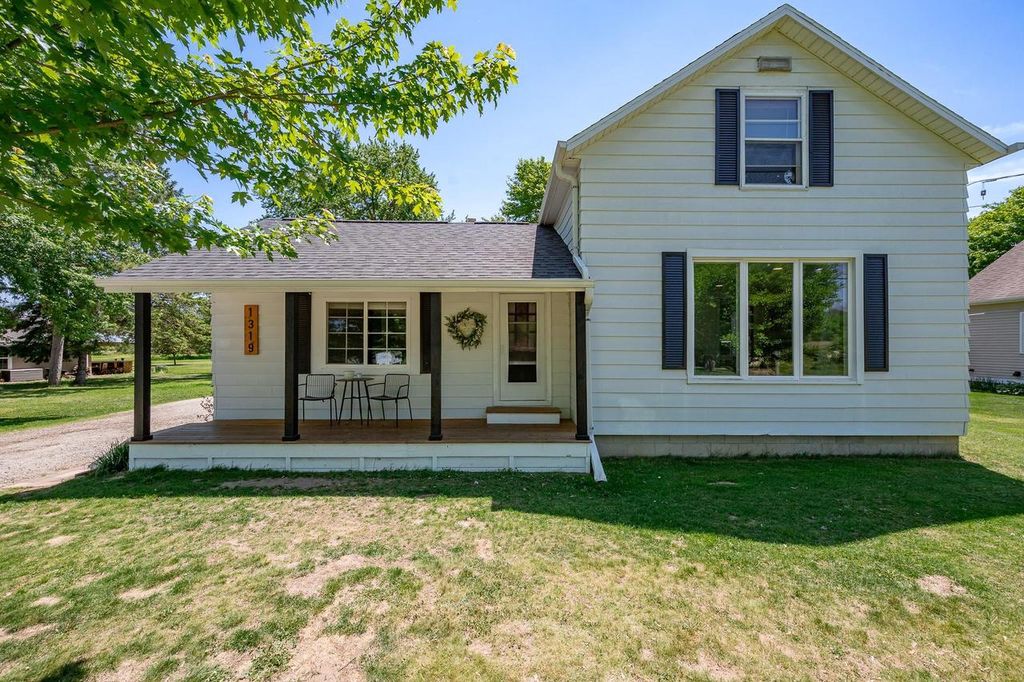 1319 RIVERSIDE DRIVE, Suamico, WI 54173