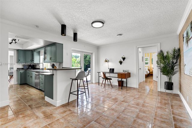 6421 NE 22nd Avenue, Fort Lauderdale, FL 33308