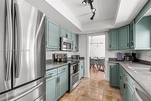 6421 NE 22nd Avenue, Fort Lauderdale, FL 33308
