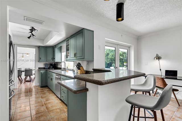6421 NE 22nd Avenue, Fort Lauderdale, FL 33308