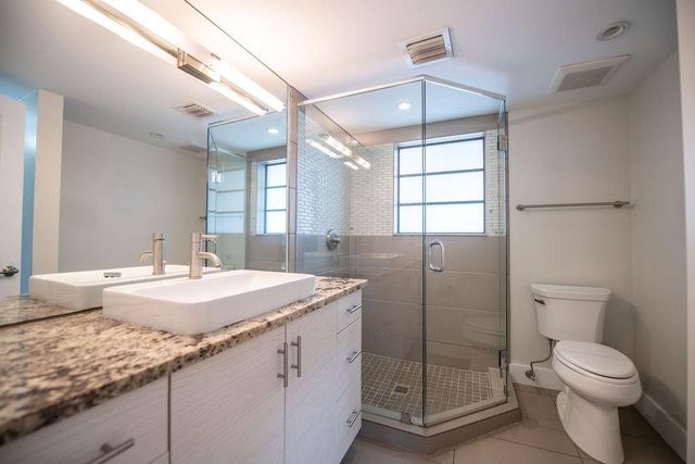64 ISLE OF VENICE Drive APT 22, Fort Lauderdale, FL 33301