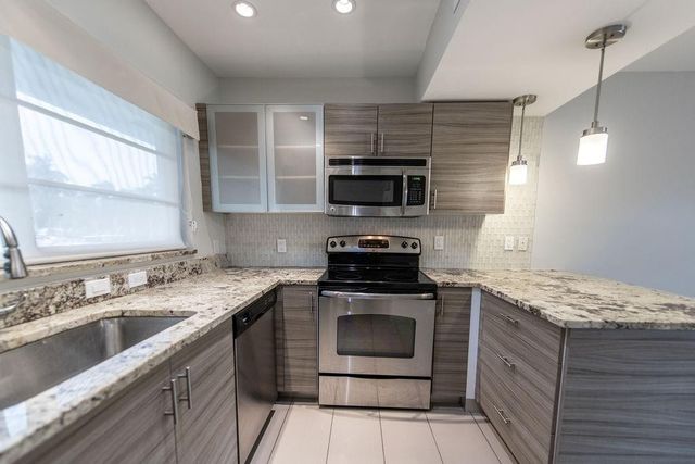 64 ISLE OF VENICE Drive APT 22, Fort Lauderdale, FL 33301