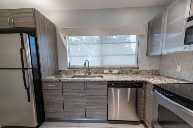 64 ISLE OF VENICE Drive APT 22, Fort Lauderdale, FL 33301