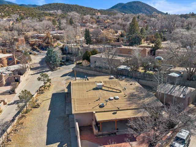 420 Camino Don Miguel, Santa Fe, NM 87505