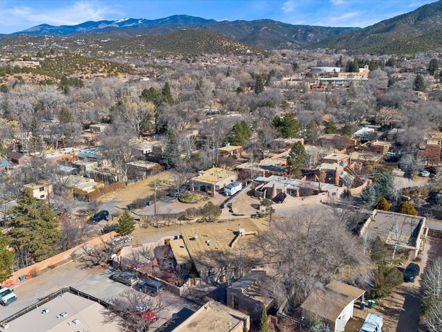 420 Camino Don Miguel, Santa Fe, NM 87505