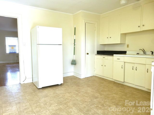 2245 Crescent Avenue 4, Charlotte, NC 28207