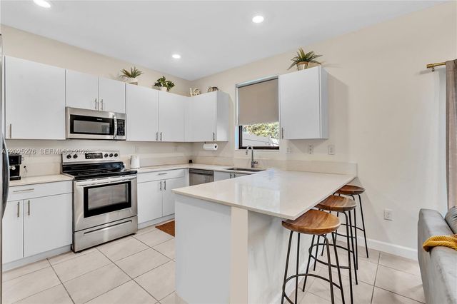 20433 NW 4th Ct, Miami Gardens, FL 33169