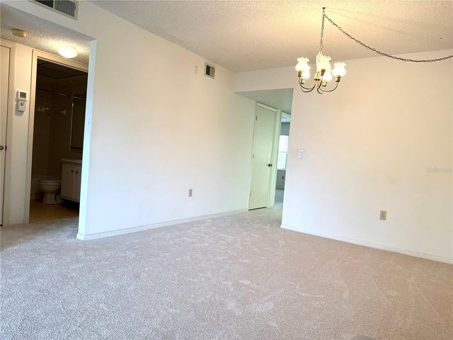 425 30TH AVENUE W C204, Bradenton, FL 34205