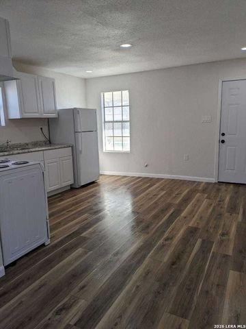 4602 CENTRALIA DR, San Antonio, TX 78237