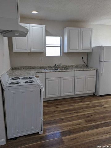 4602 CENTRALIA DR, San Antonio, TX 78237