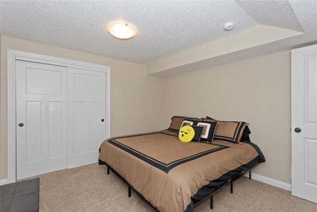 10041 Powell Avenue, Johnston, IA 50131