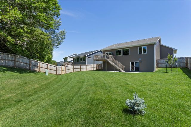 10041 Powell Avenue, Johnston, IA 50131