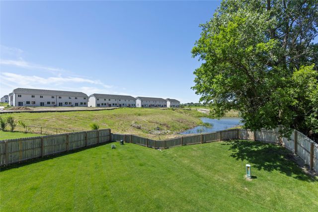 10041 Powell Avenue, Johnston, IA 50131
