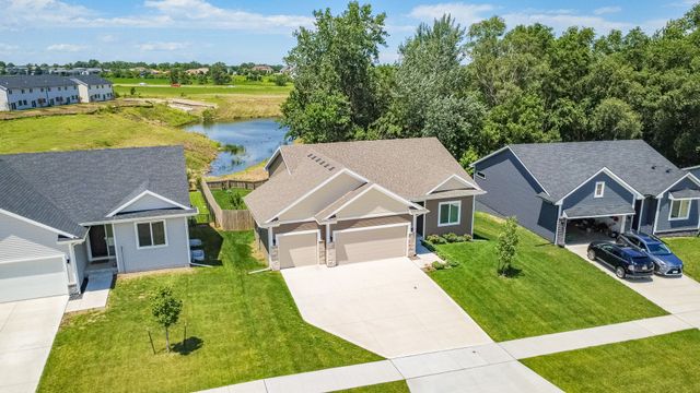10041 Powell Avenue, Johnston, IA 50131