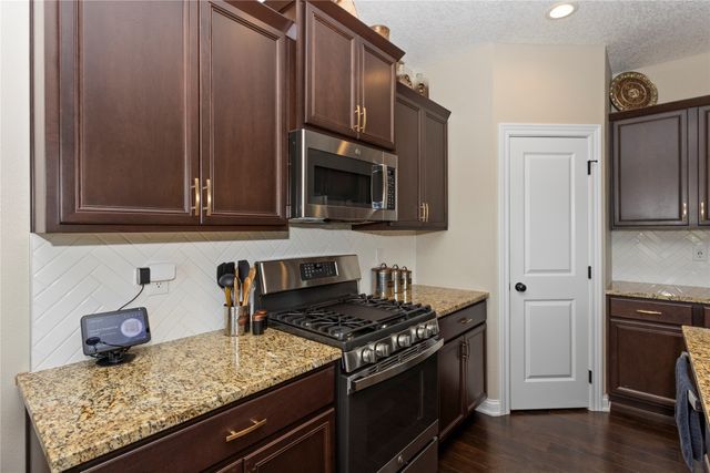 10041 Powell Avenue, Johnston, IA 50131