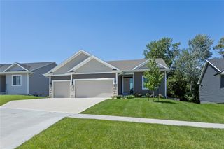 10041 Powell Avenue, Johnston, IA 50131