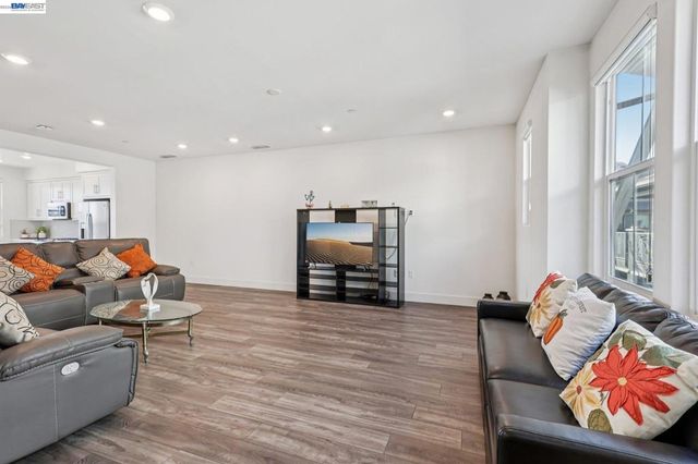 256 Plum Tree St, Livermore, CA 94551