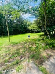 202 Millstone Court, West End, NC 27376