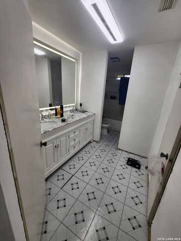 9802 Trendwood, San Antonio, TX 78250