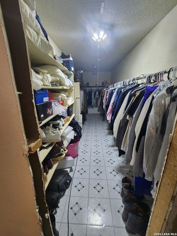 9802 Trendwood, San Antonio, TX 78250