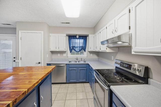 2226 Redbud Lane, Paris, KY 40361