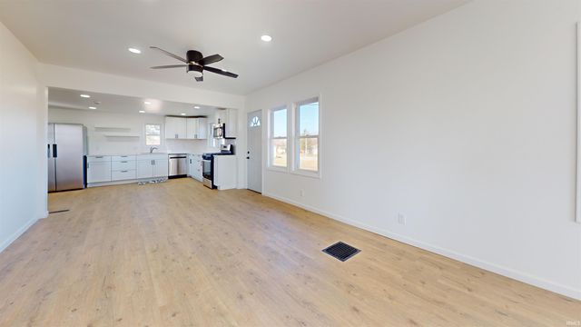 812 S York Street, Albion, IN 46701