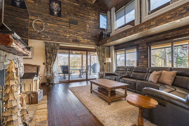 2900 Tanyard Hill Rd, Lynchburg, TN 37352