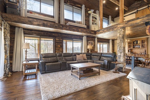 2900 Tanyard Hill Rd, Lynchburg, TN 37352