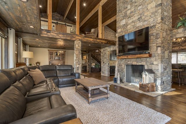 2900 Tanyard Hill Rd, Lynchburg, TN 37352