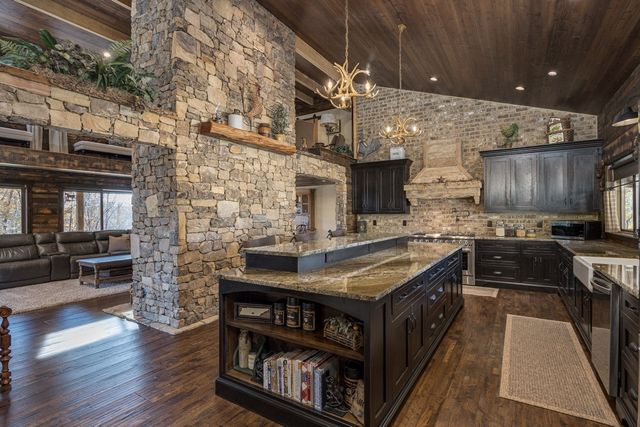 2900 Tanyard Hill Rd, Lynchburg, TN 37352