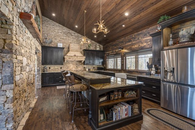 2900 Tanyard Hill Rd, Lynchburg, TN 37352