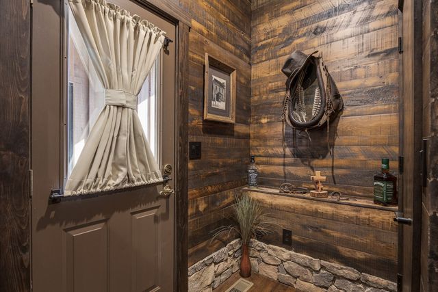 2900 Tanyard Hill Rd, Lynchburg, TN 37352