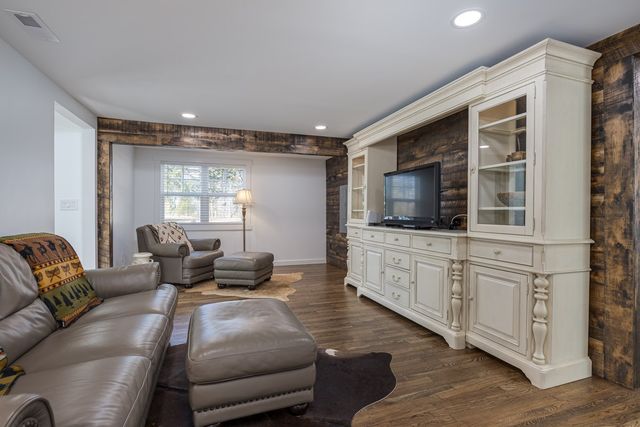 2900 Tanyard Hill Rd, Lynchburg, TN 37352