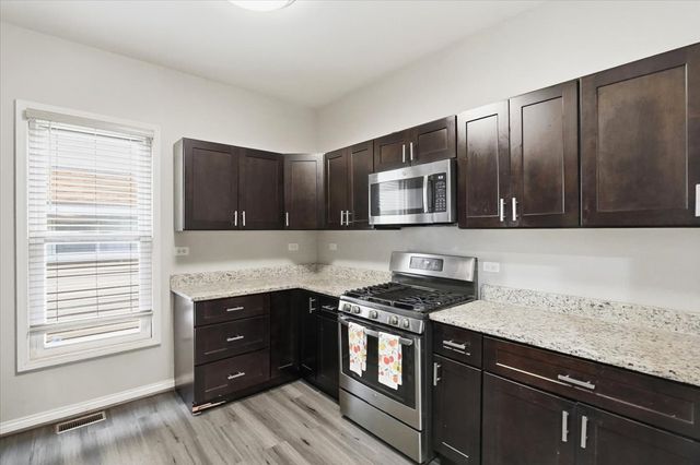 2915 ENOCH Avenue, Zion, IL 60099