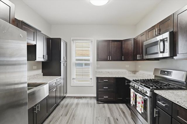 2915 ENOCH Avenue, Zion, IL 60099