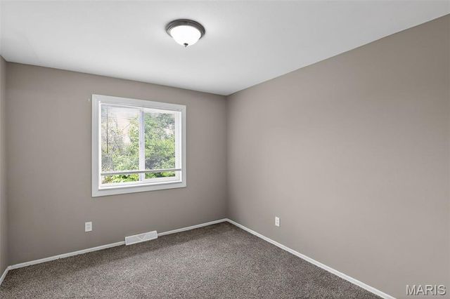 2587 Robley Drive, St Louis, MO 63136
