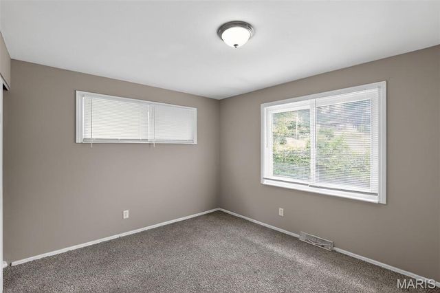 2587 Robley Drive, St Louis, MO 63136