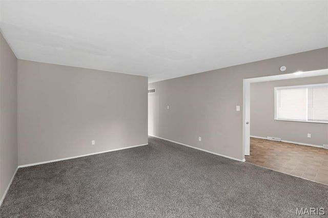 2587 Robley Drive, St Louis, MO 63136